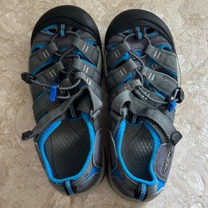 Boys Keen Newport sandal size 3 gray and blue